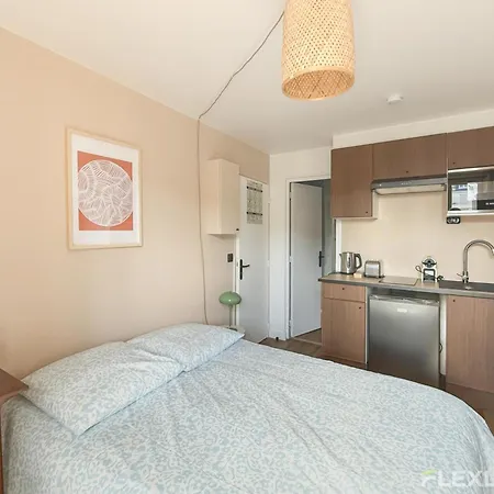 Apartment Charming 16m In 20 With Shared Terrace